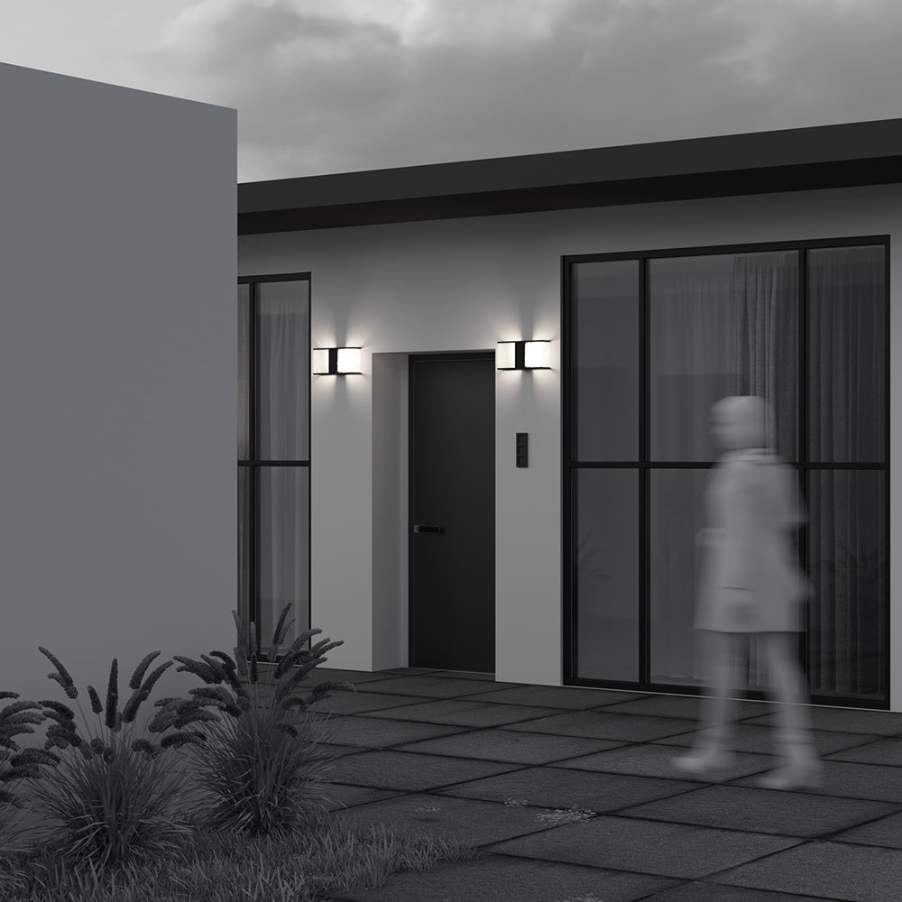 Floeva Outdoor Wall Light