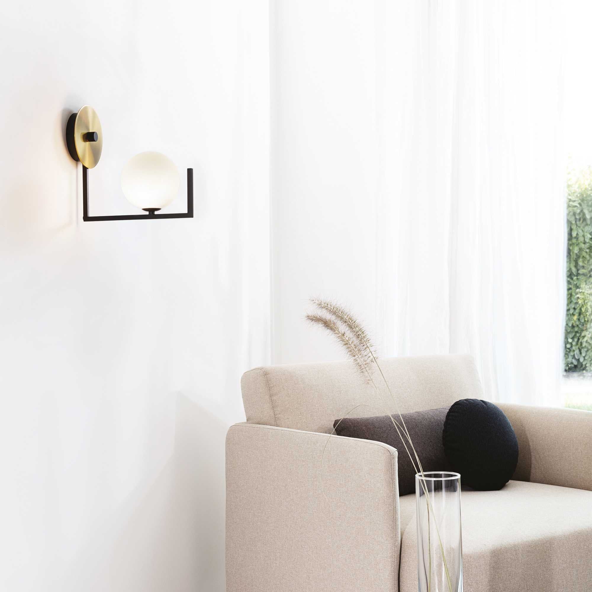 Birds ap1 Wall Light - Black & Satin Brass Finish, IP20