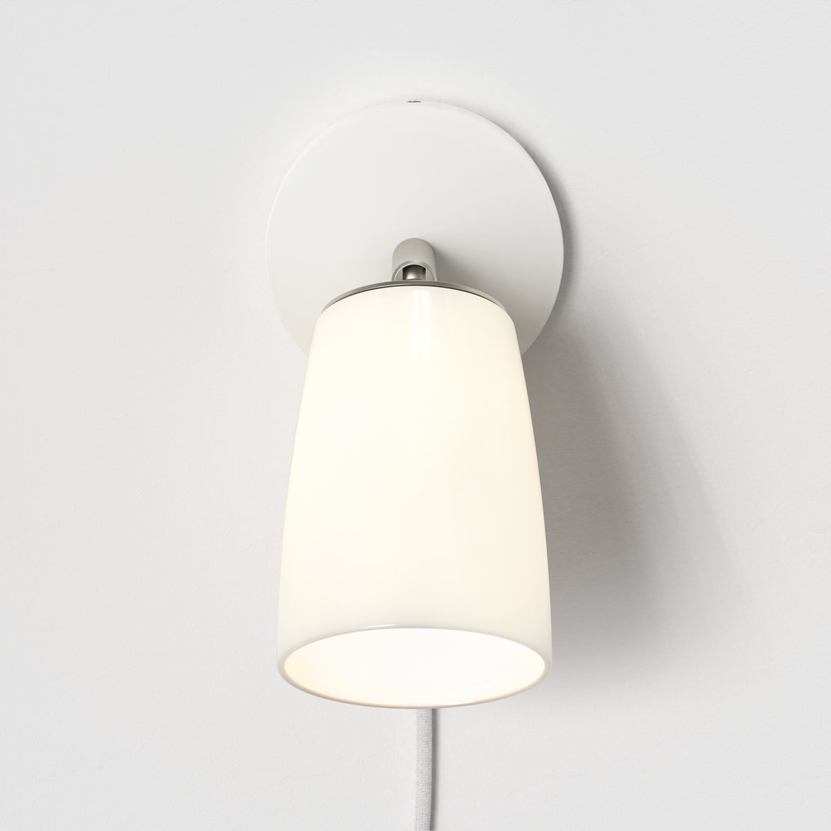 Carlton Plug-in Wall Light - Porcelain