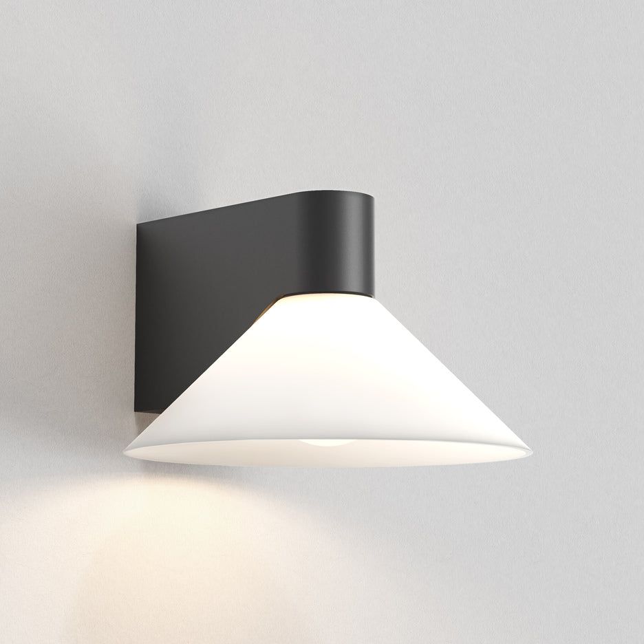 Conic Matt Black/Polished Chrome - Finish