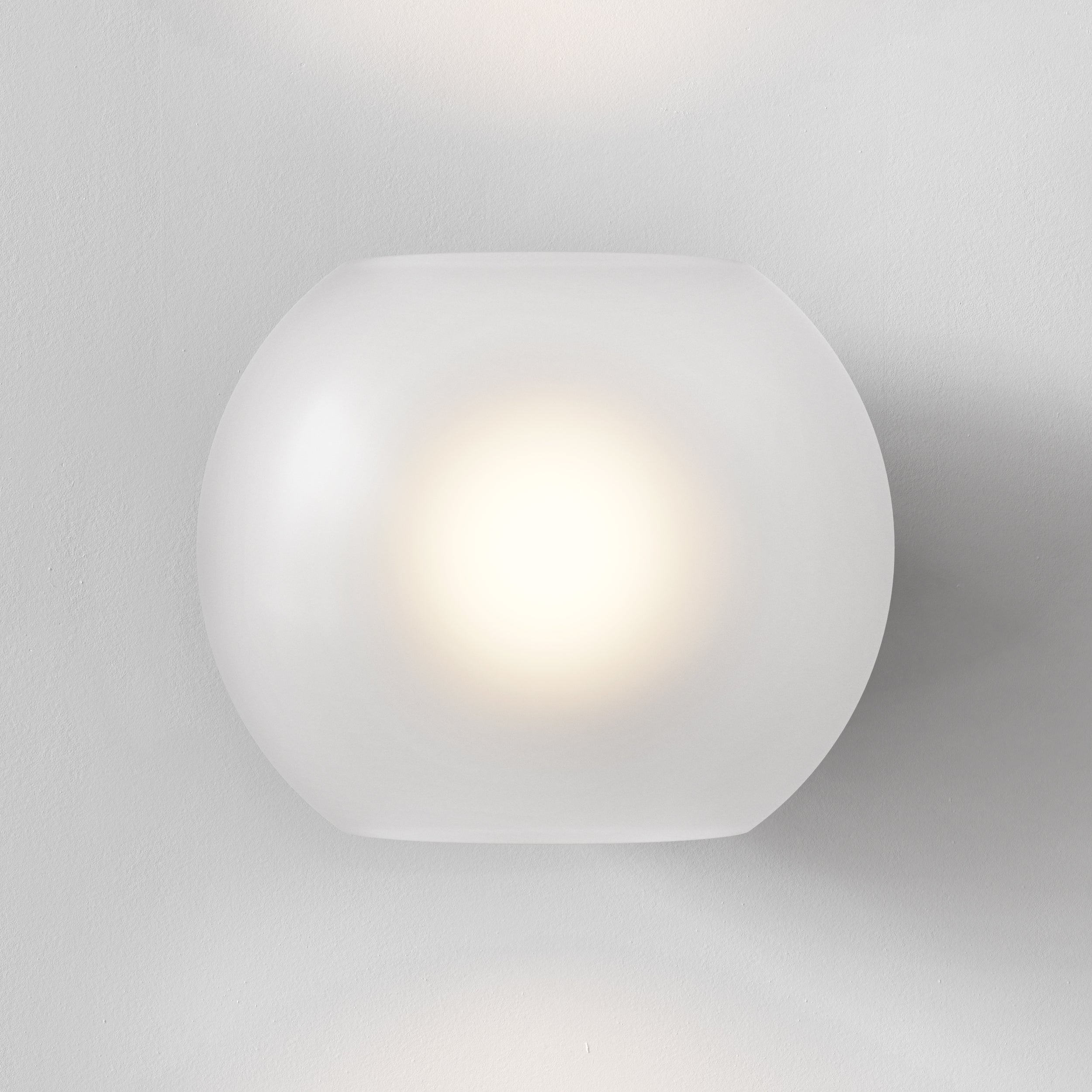 Luna Indoor Wall Light in Various Finishes E27 IP20