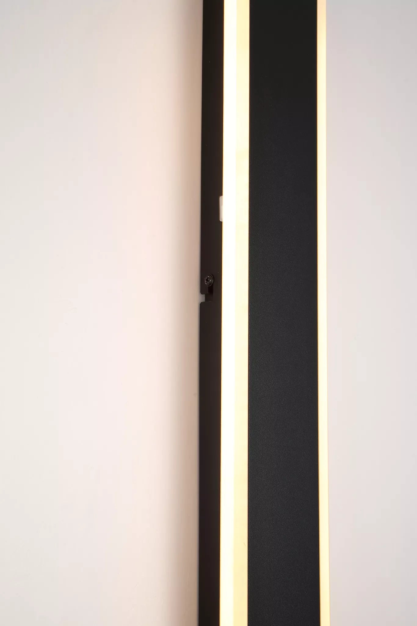 Bordo LED Linear Wall Light- Square/ Oval Finishes