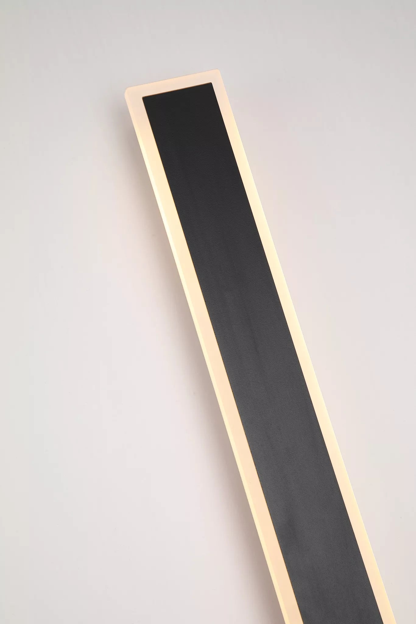 Bordo LED Linear Wall Light- Square/ Oval Finishes