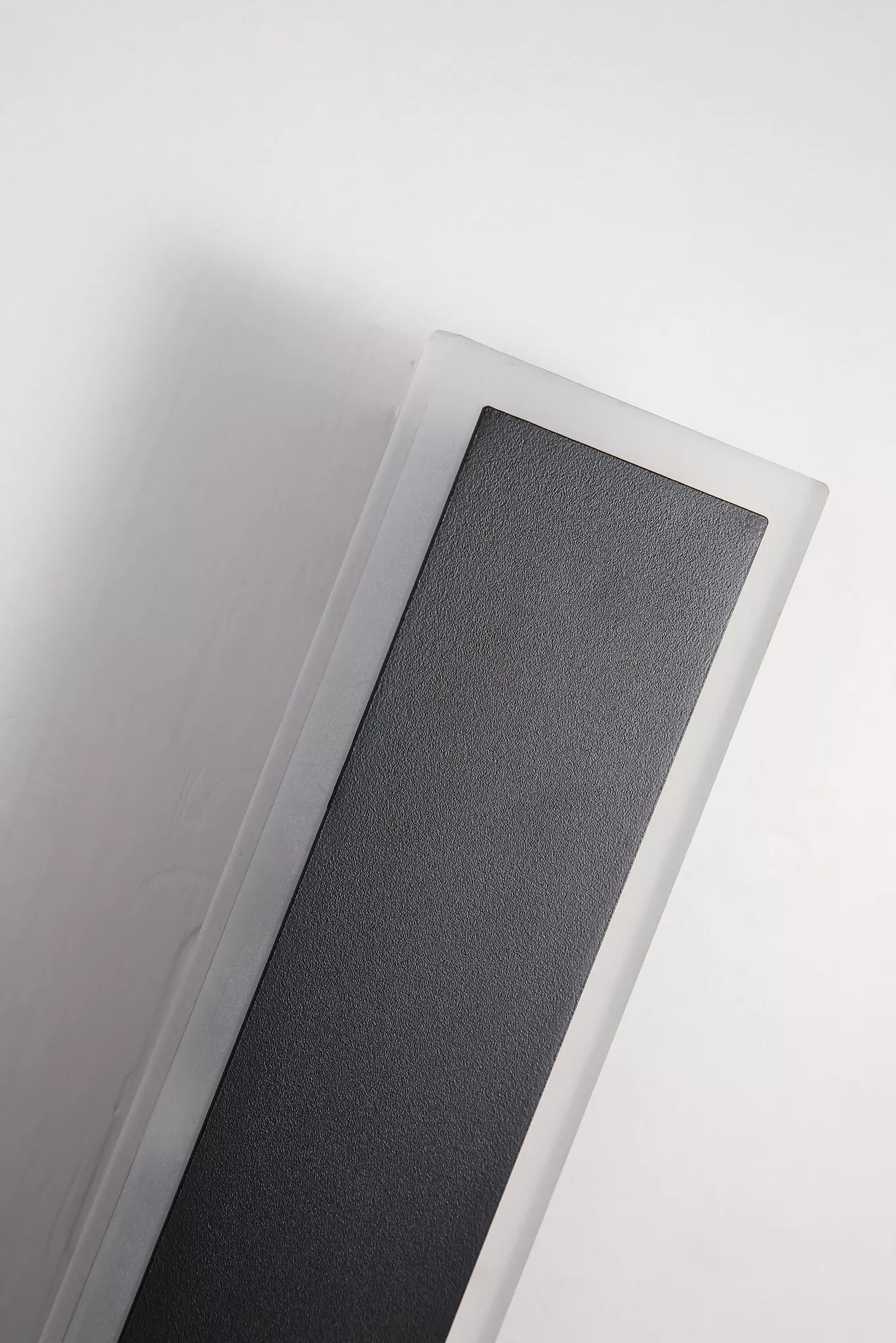 Bordo LED Linear Wall Light- Square/ Oval Finishes