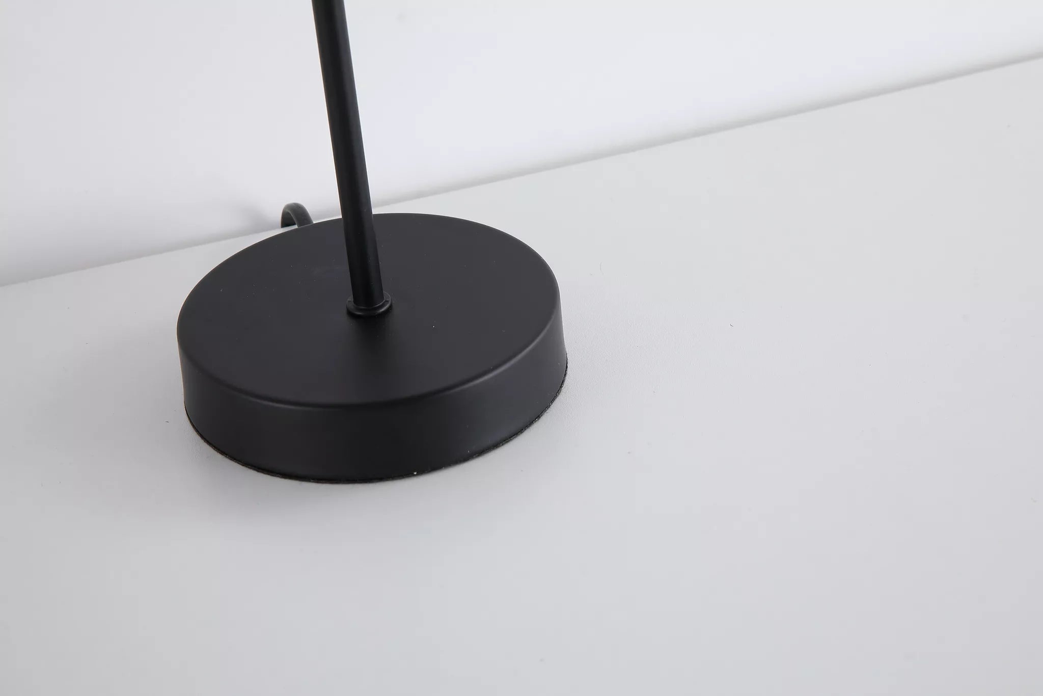 Swizzle 1Lt Table Lamp- Gold Metal & Satin Black Finish