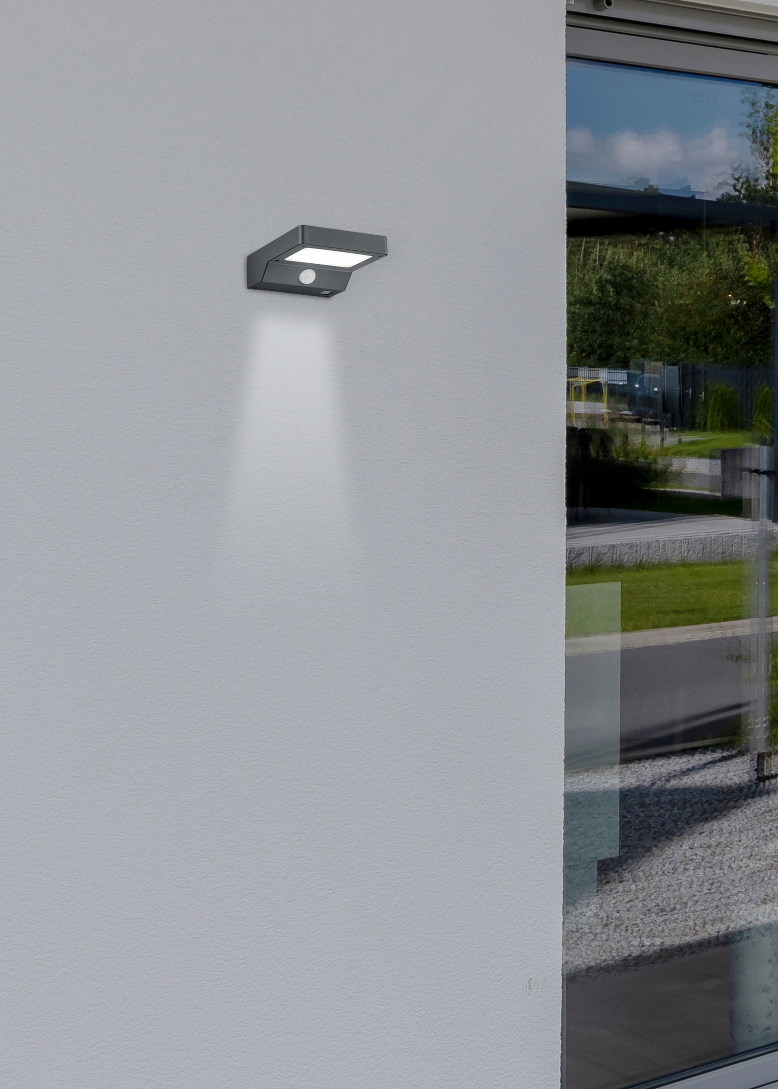 Fomosa LED Solar Wall Light - Cusack Lighting