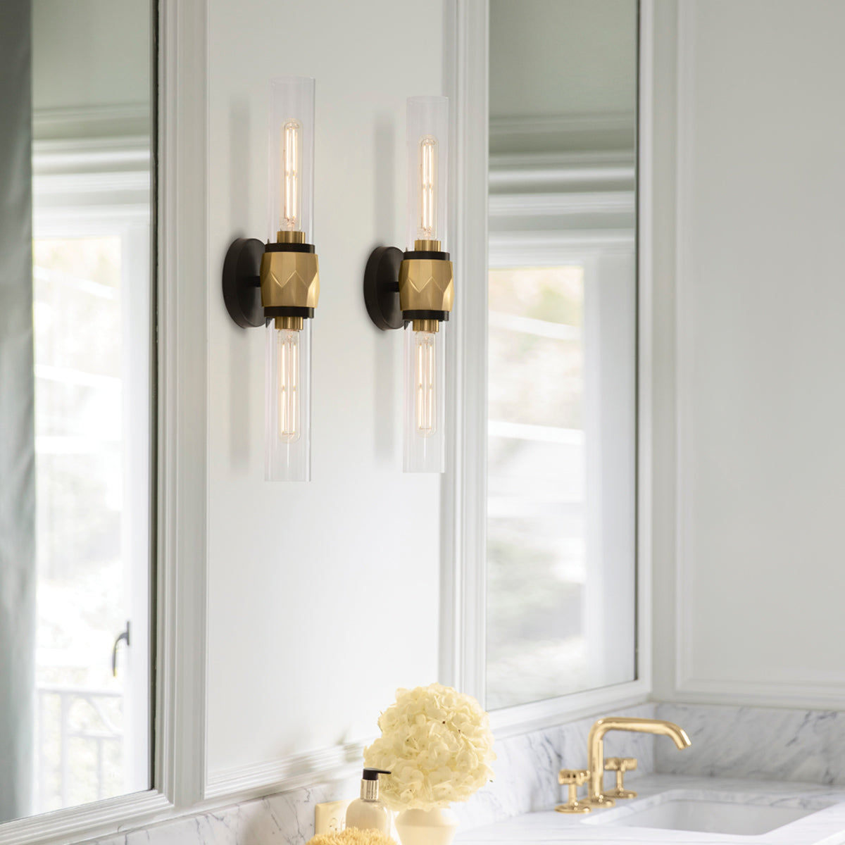 Hinkley Ellison 2 lt Wall Light - IP44 E27
