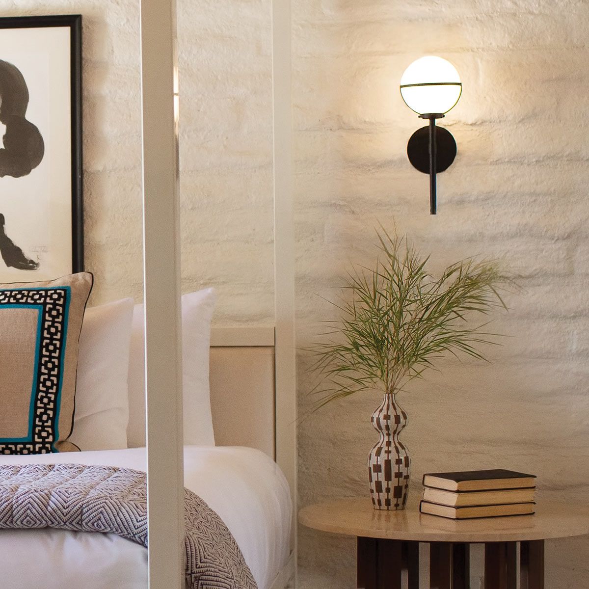 Hollis Single Light Wall Light IP44 - Heritage Brass
