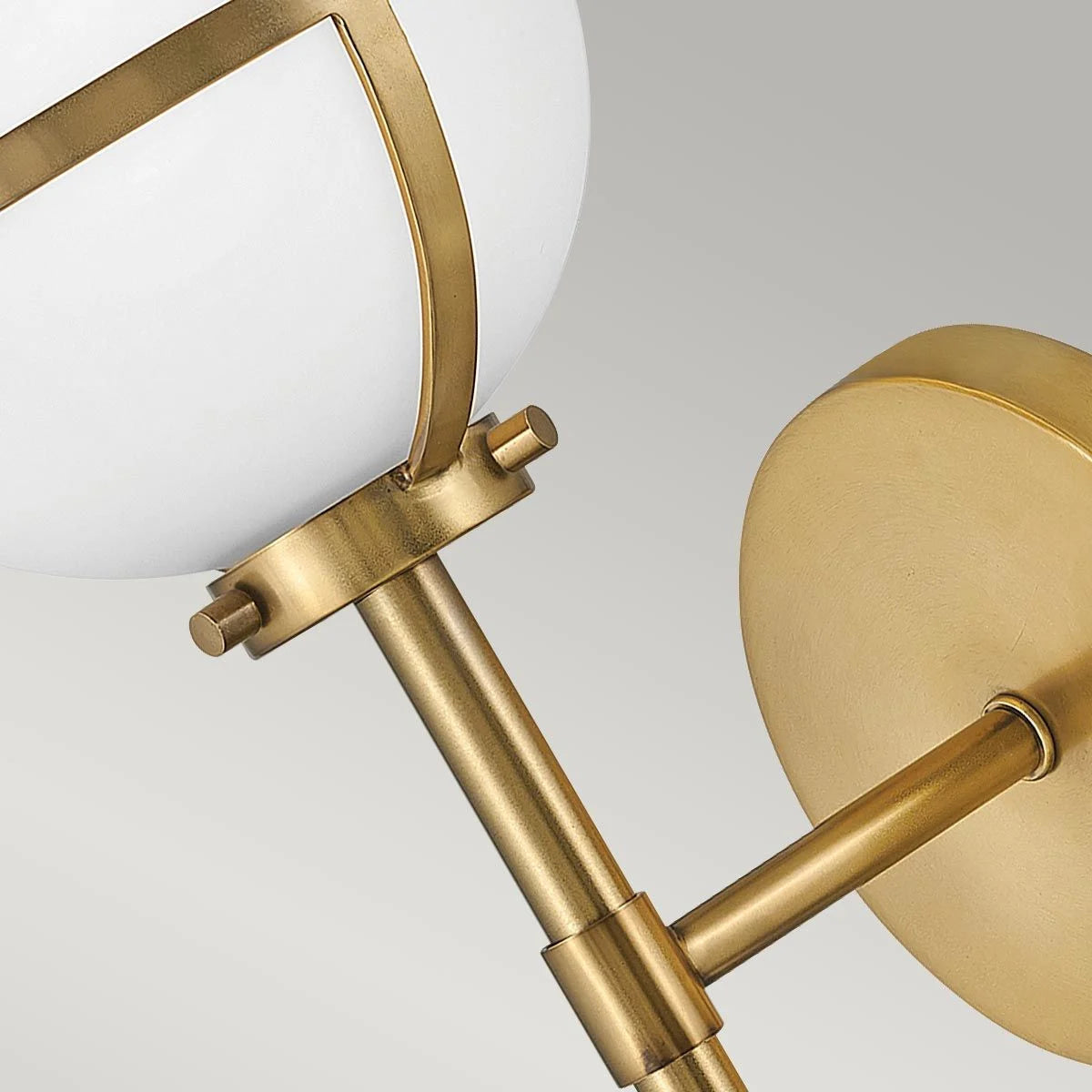 Hollis Single Light Wall Light IP44 - Heritage Brass