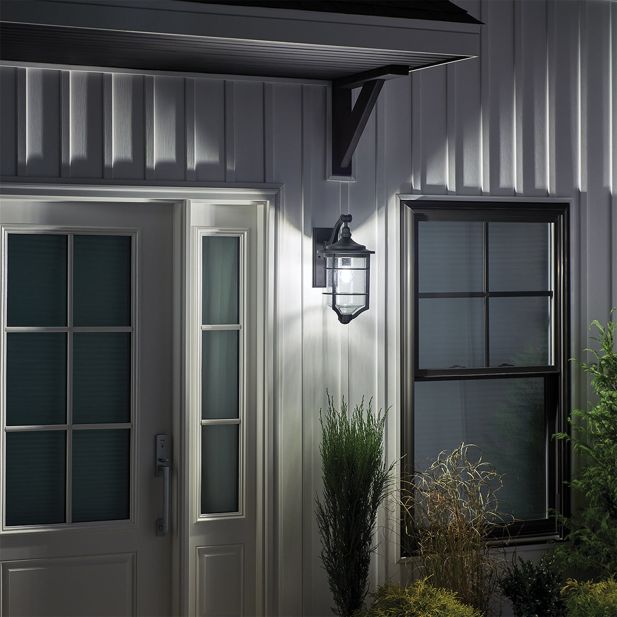 Royal Marine Medium Wall Lantern - Distressed Black Finish