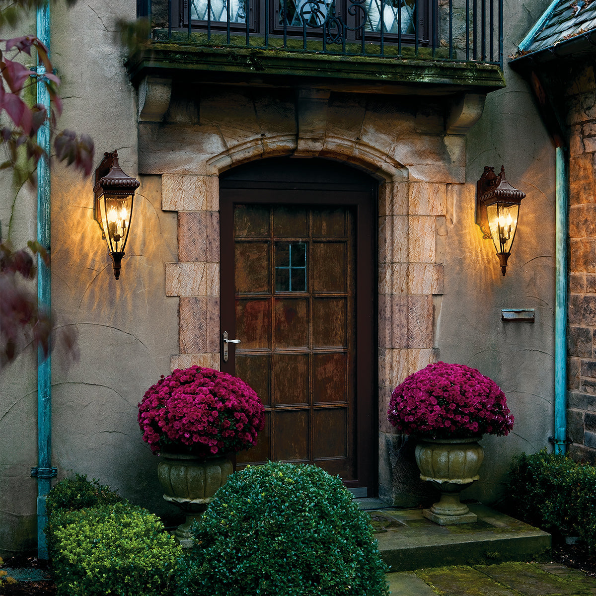 Venetian Medium Wall Lantern - Brushed Bronze Finish