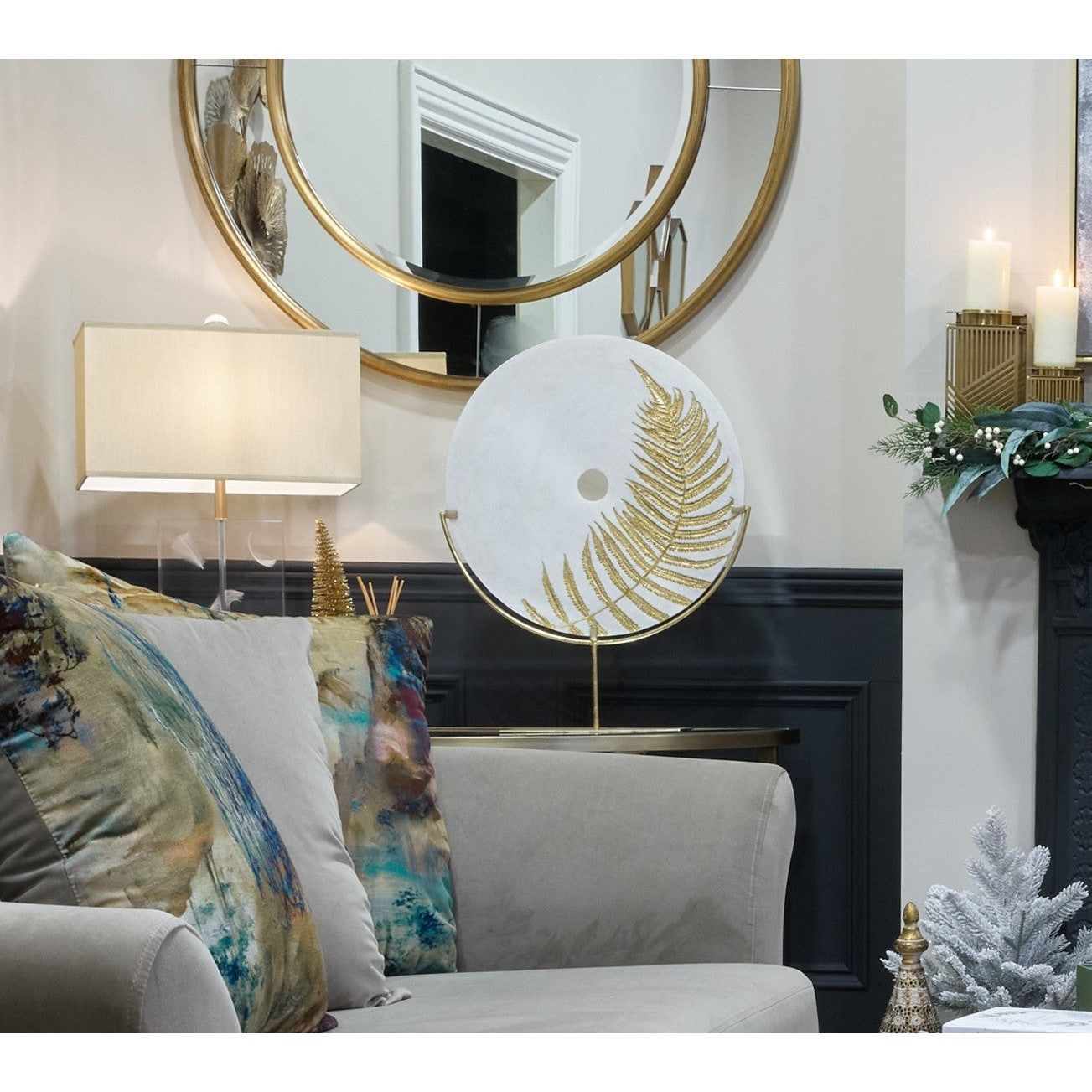Leaf Circle Decor - Gold & White Finish