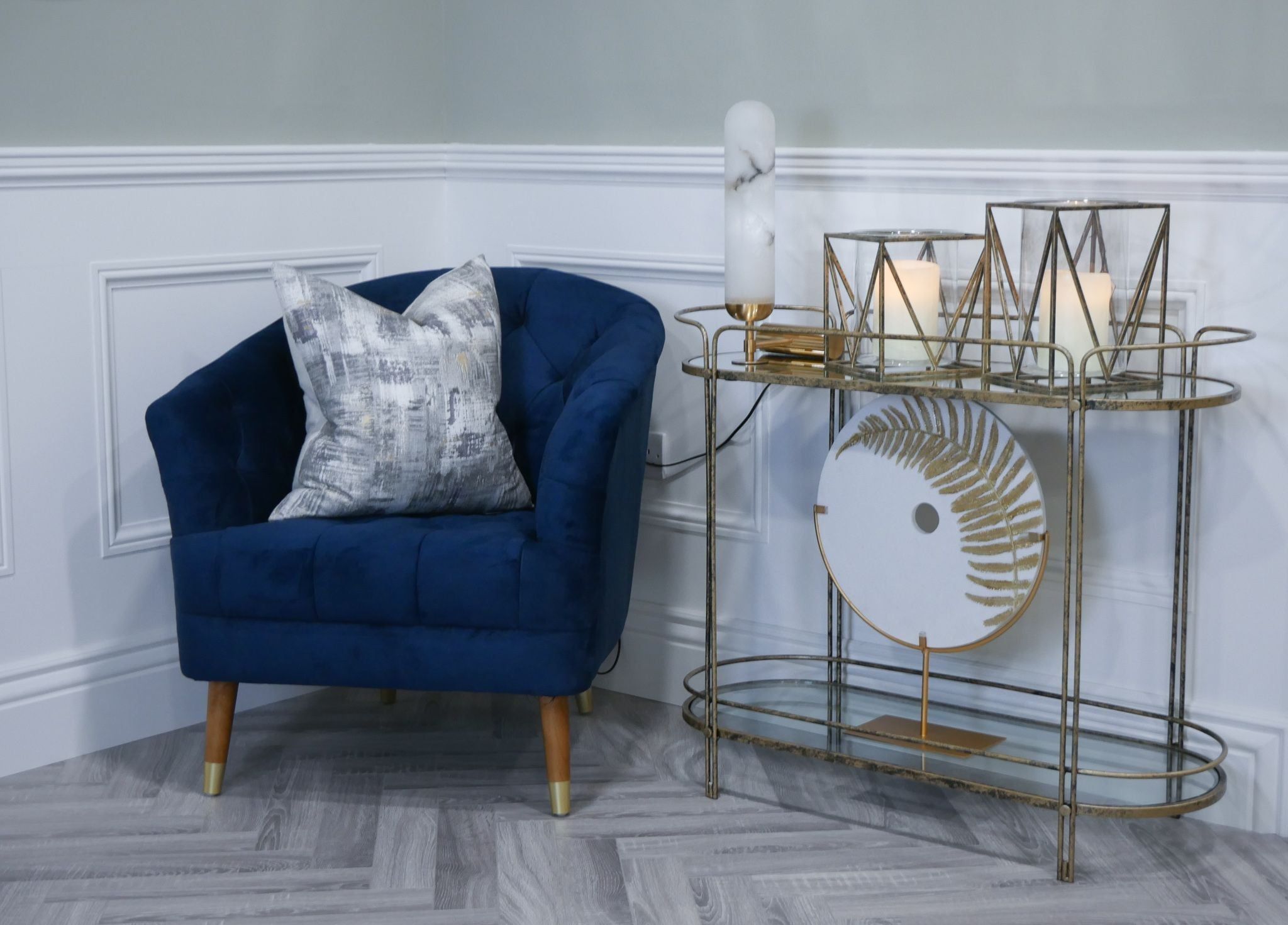 Leaf Circle Decor - Gold & White Finish