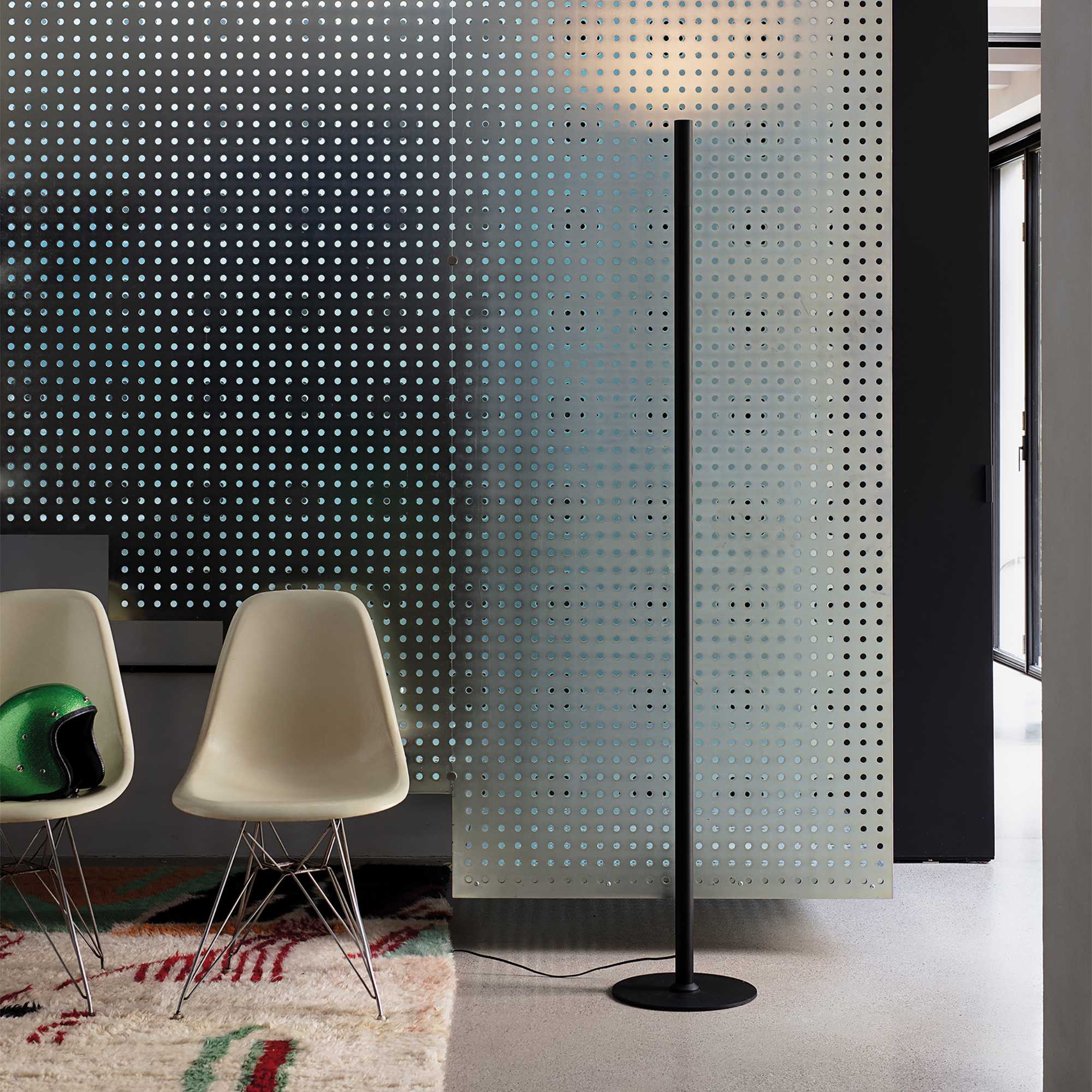 Look LED Floor Lamp - White/Black Finish