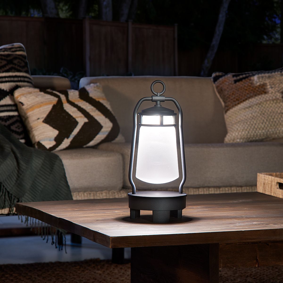 Lyndon plug Bluetooth LED portable lantern