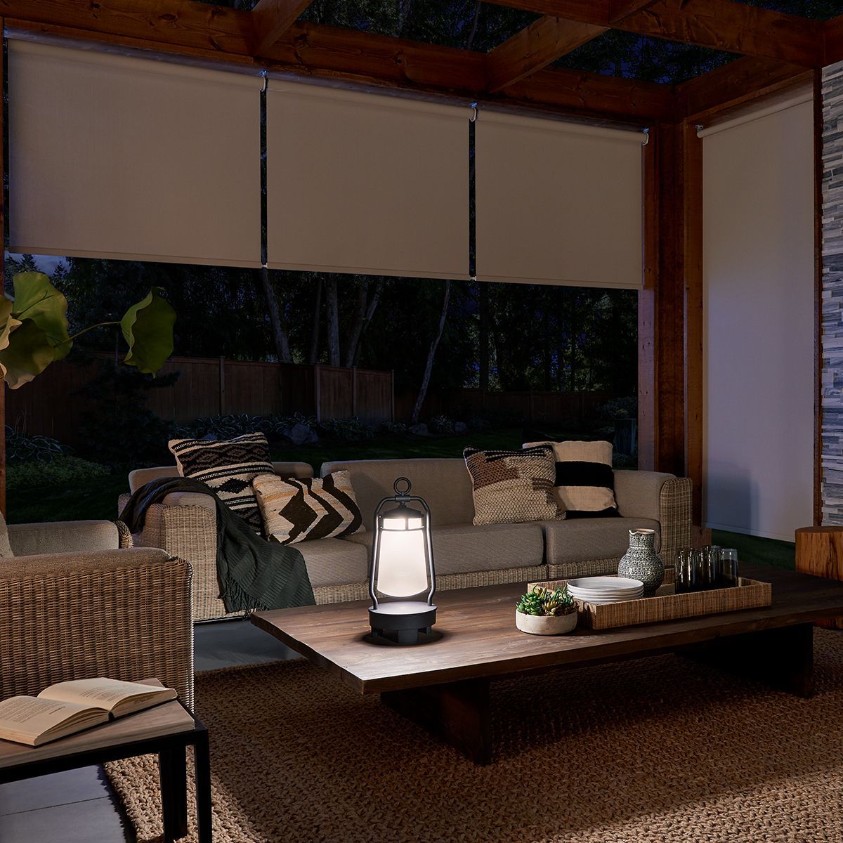 Lyndon plug Bluetooth LED portable lantern