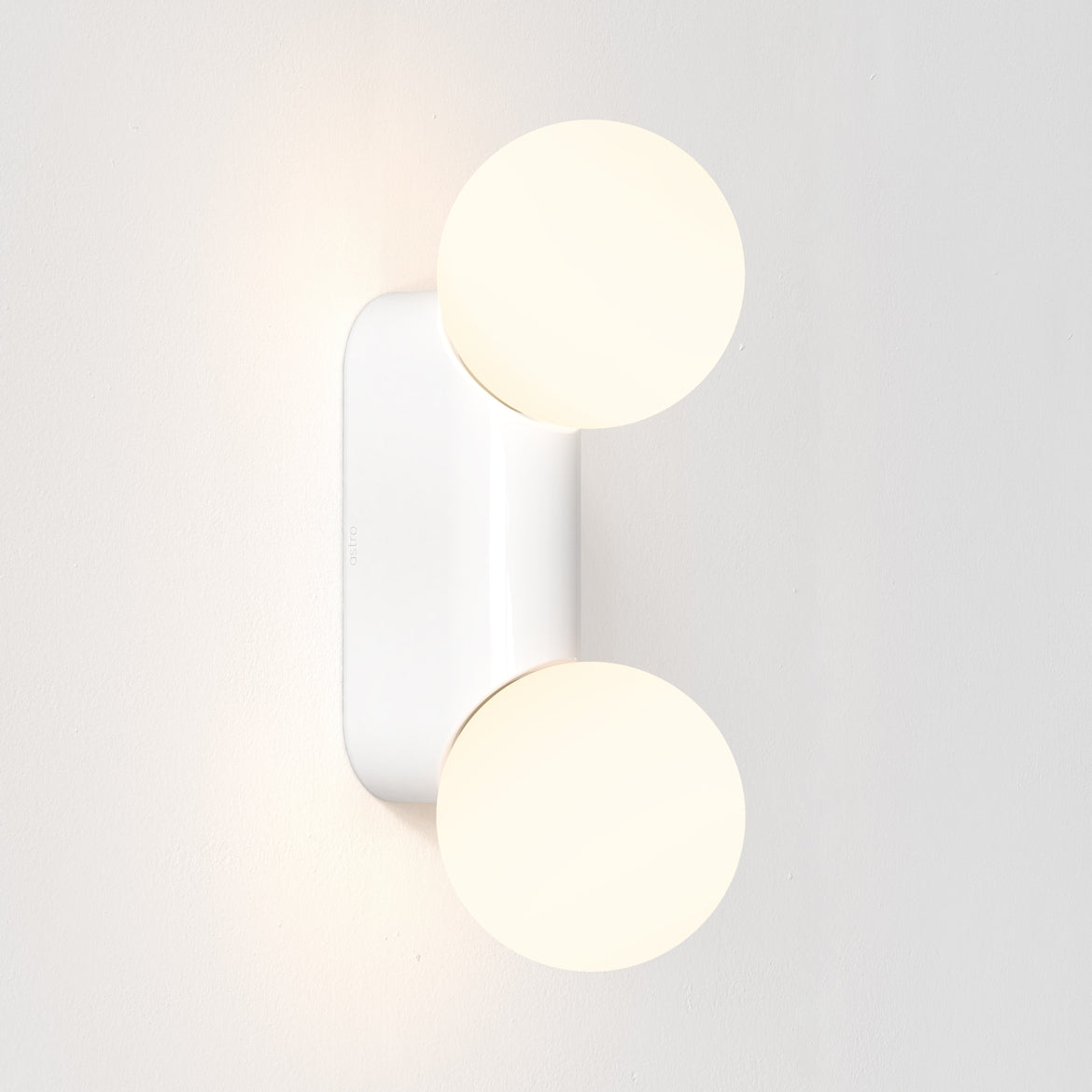 Lyra Wall Single/Twin Bathroom Mirror Light IP44 - White