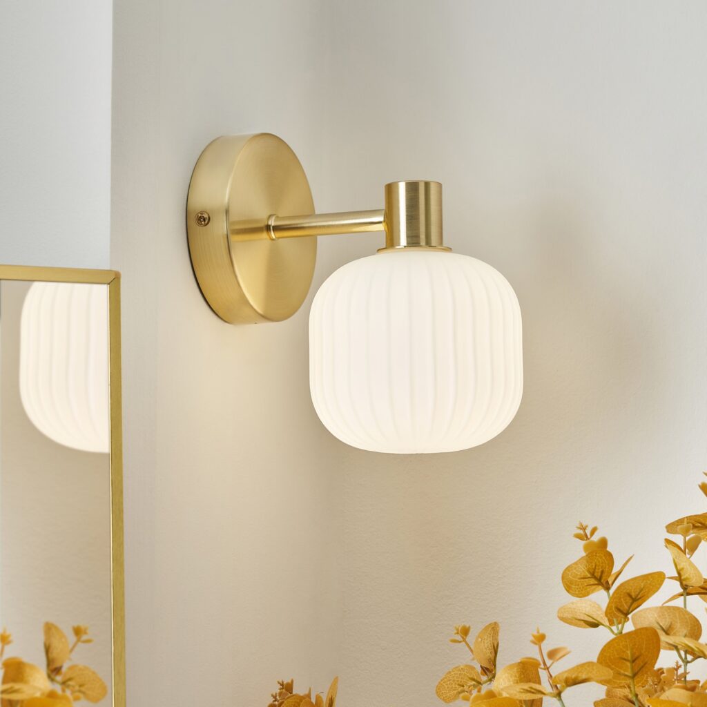 Scala 1lt Ribbed Bathroom Wall Light IP44- Chrome/ Satin Brass