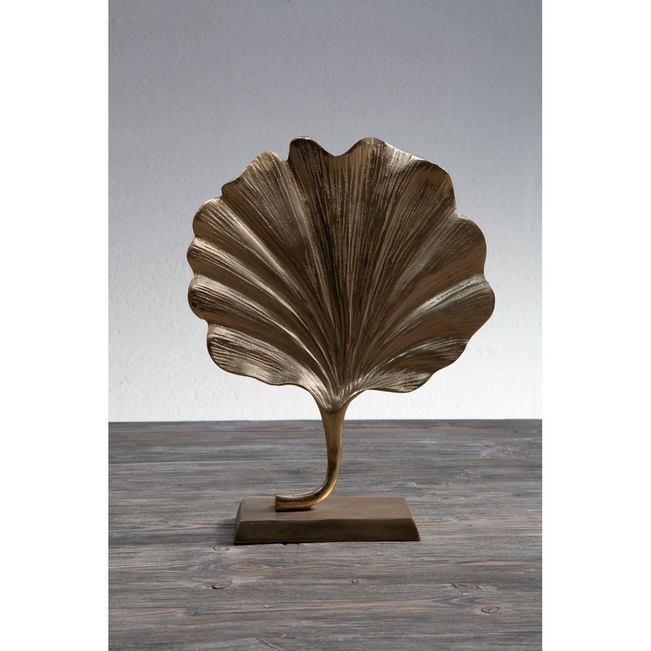 PRATO LEAF SCULPTURE - Gold Finish
