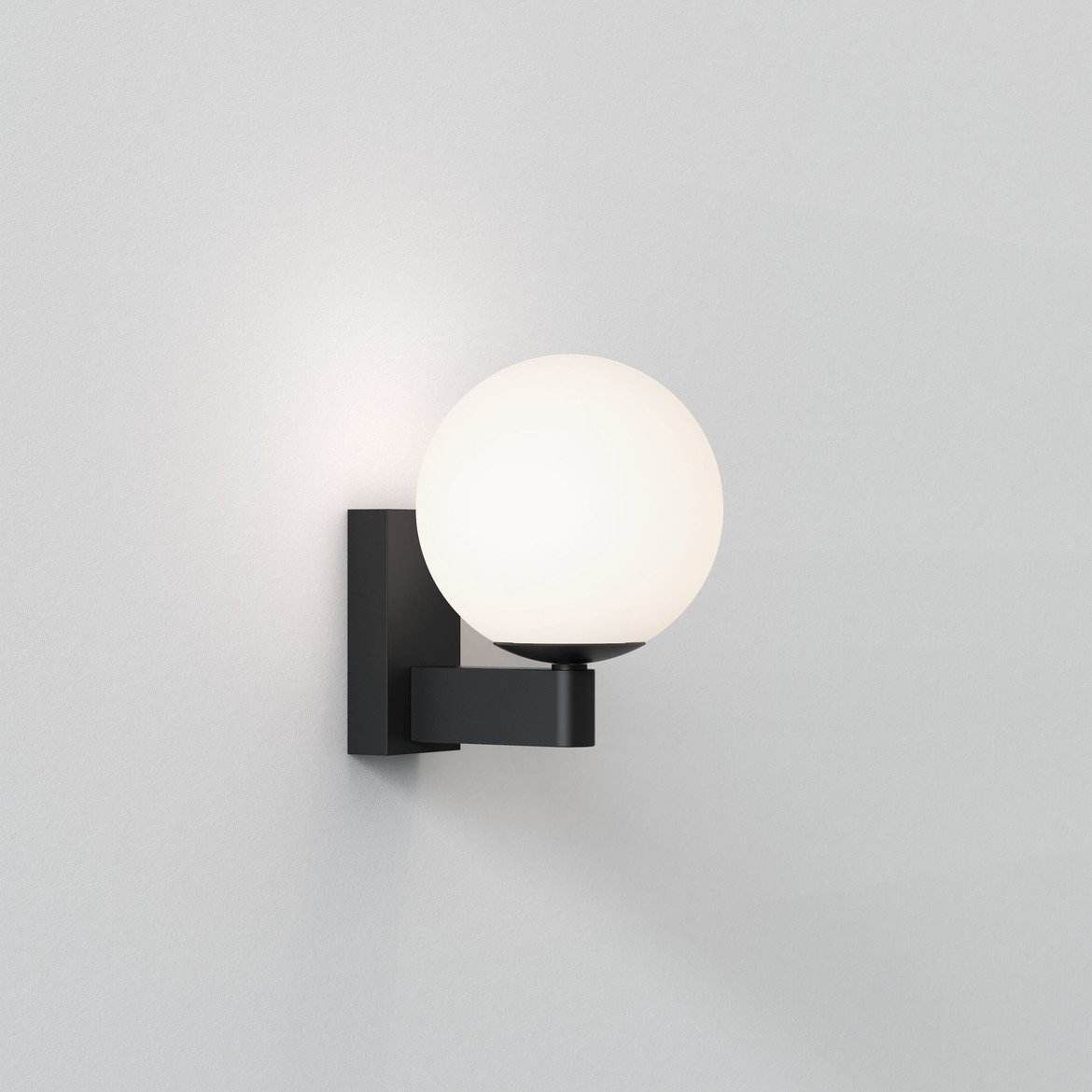 Sagara Bathroom Wall Light - Polished Chrome / Matt Black