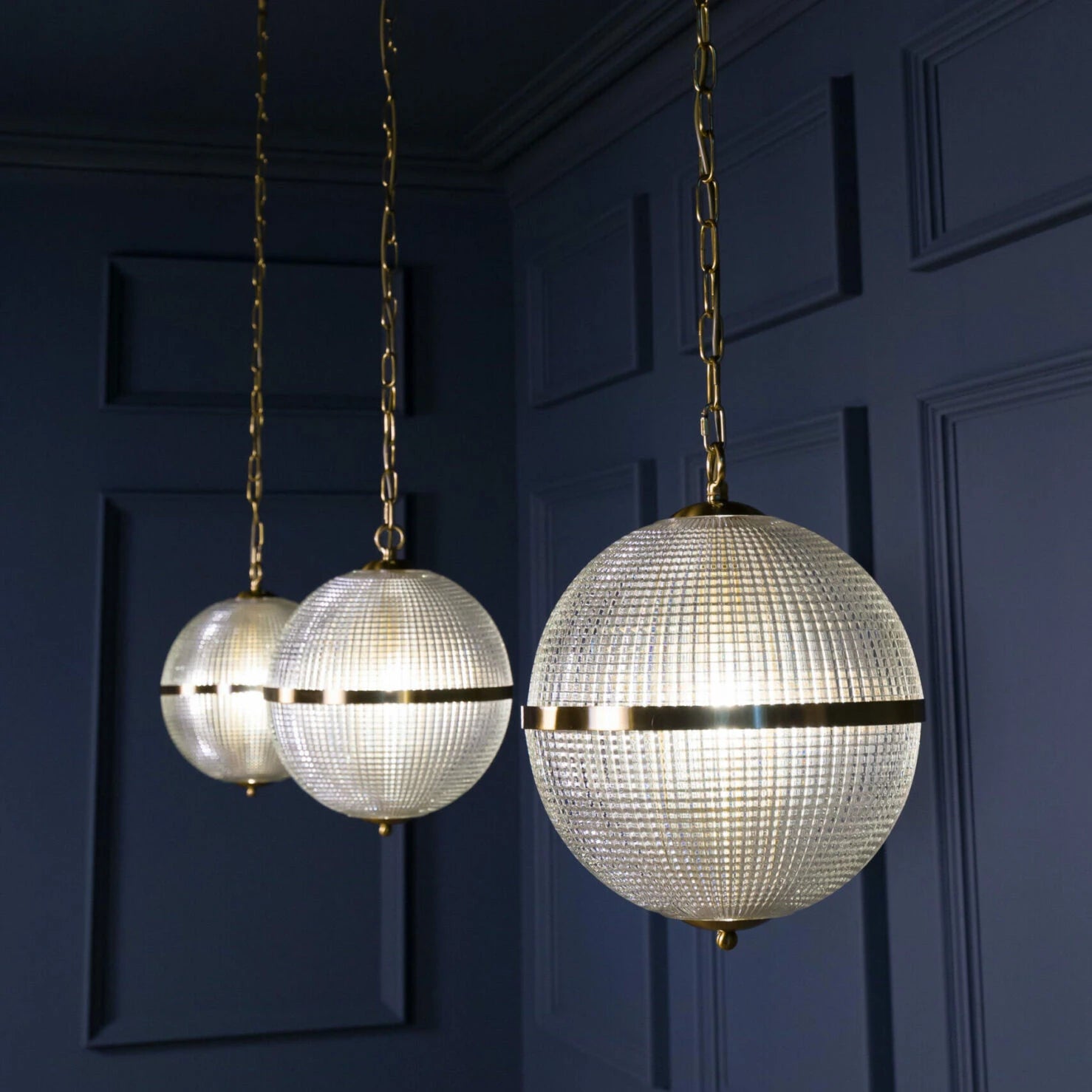 Parisian Globe Pendant- Clear Brass