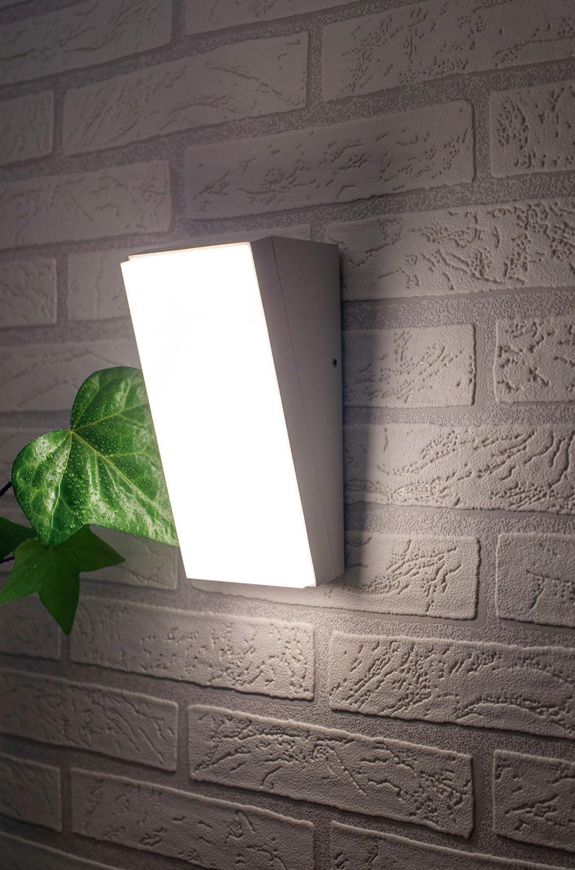 Solden Horizontal Wall Lamp,Small/Medium 9W LED, 3000K, 773lm, IP65, White/Dark Grey , 3yrs Warranty
