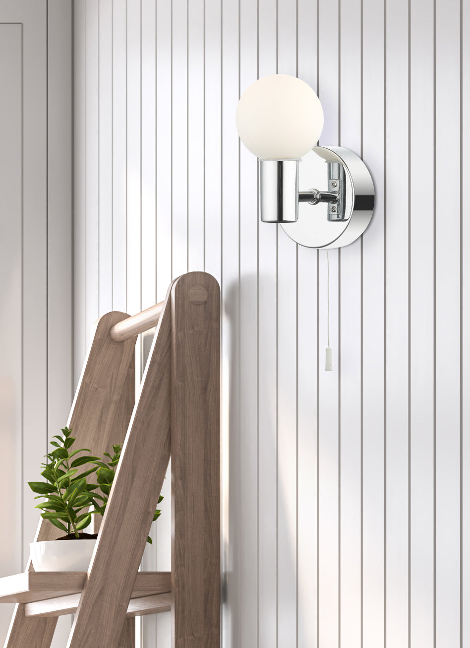 Vanity 1Lt Wall Light IP44 - Polished Chrome/Matt Black