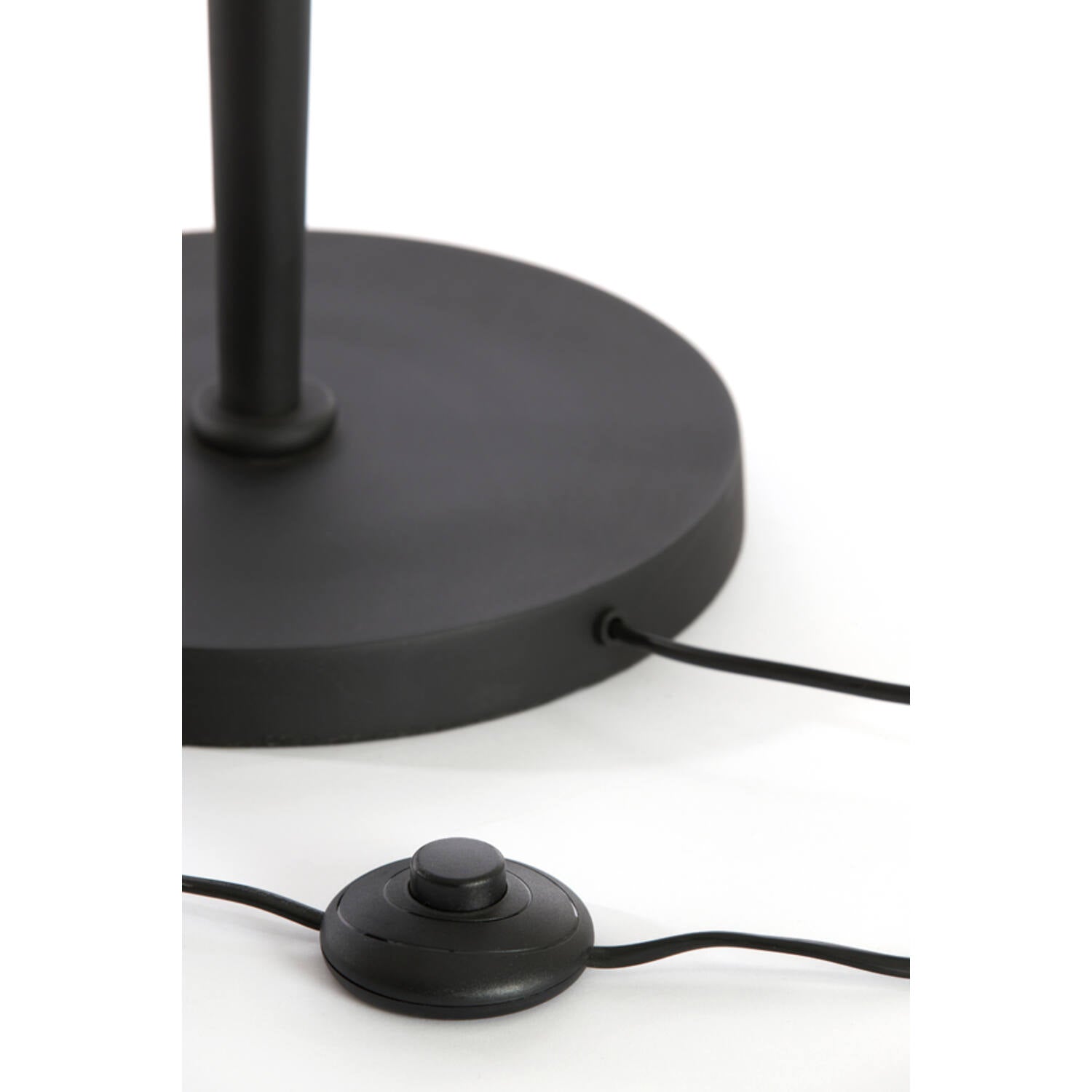 Vixen Floor Lamp - Matt Black Finish
