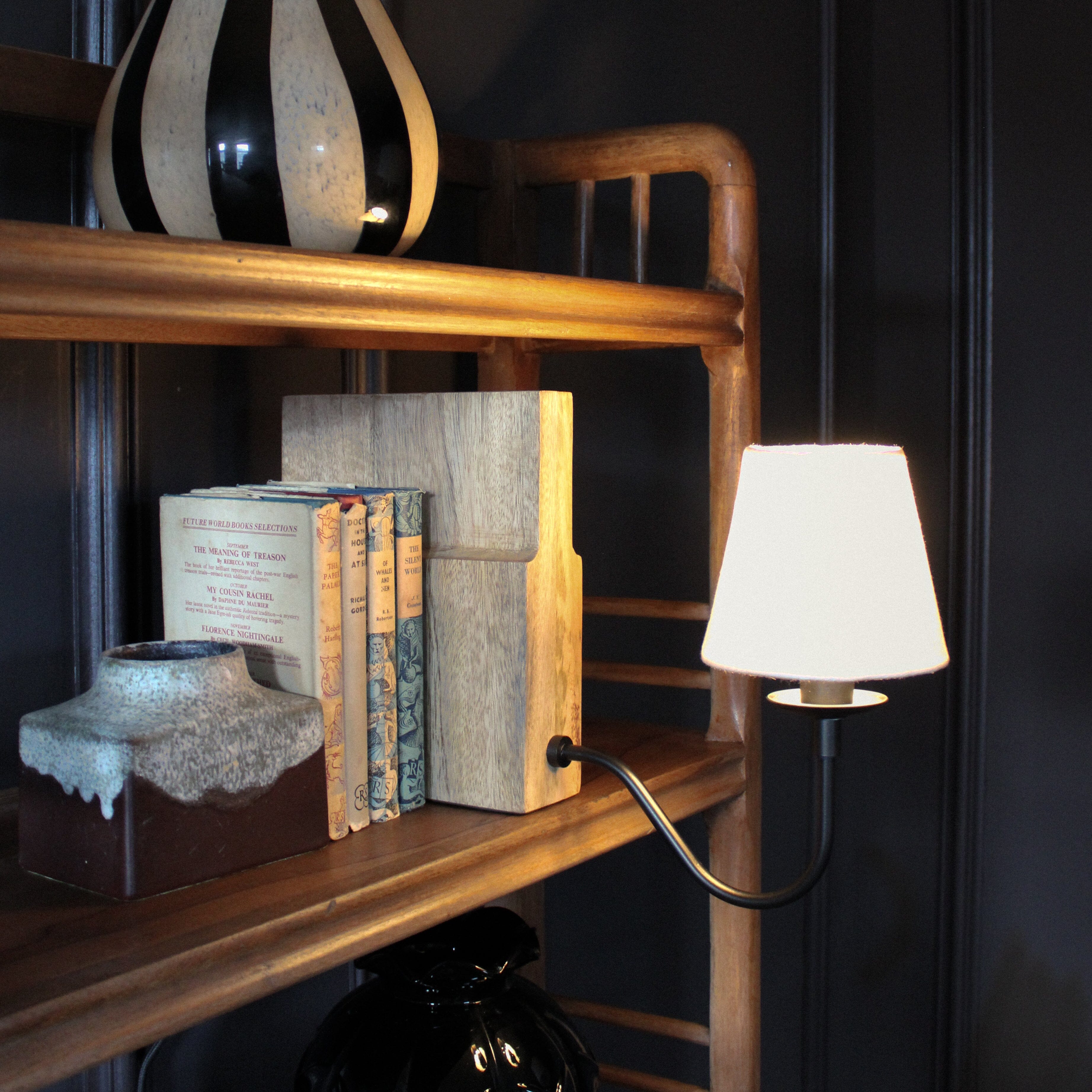 Teoranta Wooden Bookshelf Lamp- Green/ White Shades