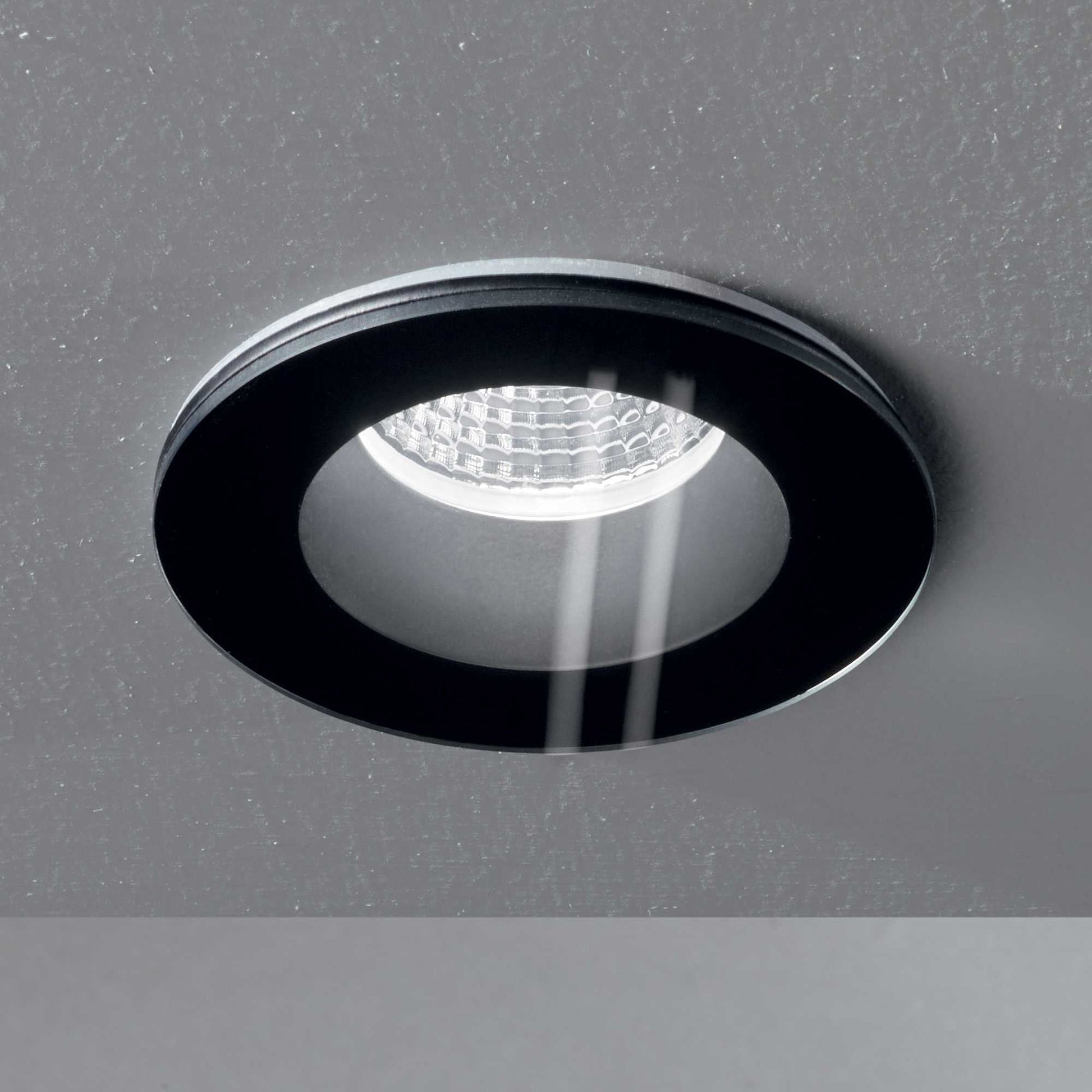 Room Recessed Ceiling Light - Black/White Finish - Cusack Lighting