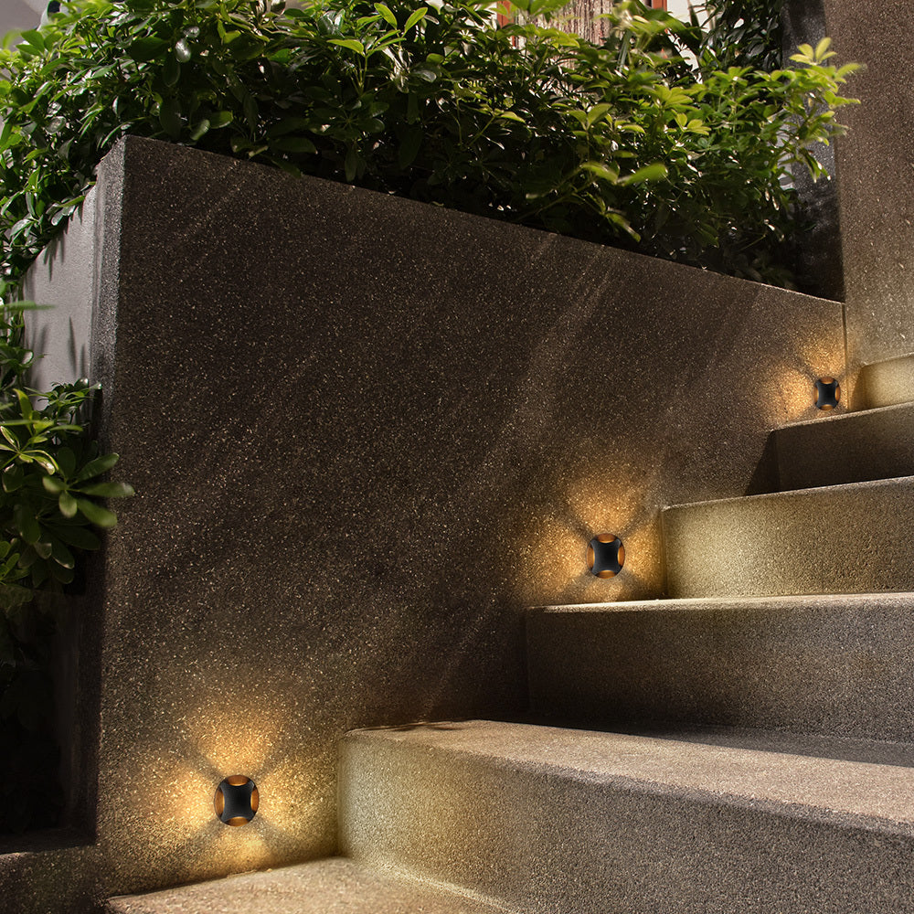 Biscotti Recessed LED Wall Light - Black/White